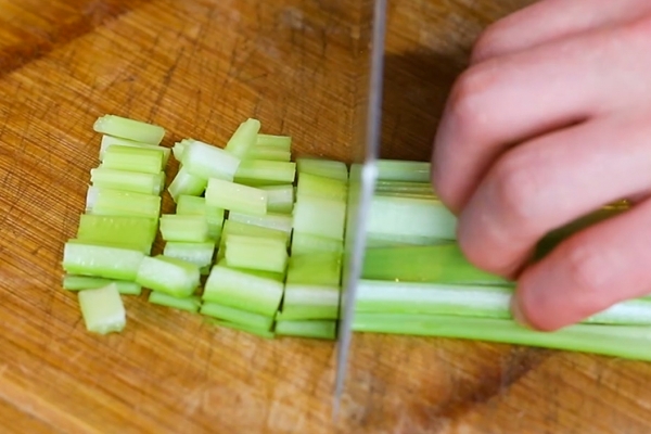 高血压患者冬季注意事项有哪些(图1)